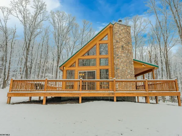 549 Aster Dr, Terra Alta, WV 26764