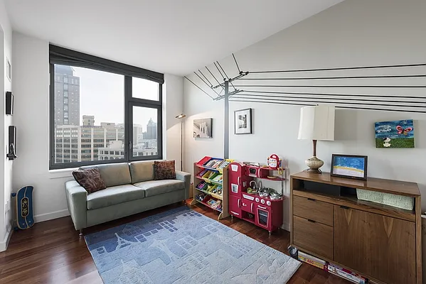 Sold by Nest Seekers International | media 4
