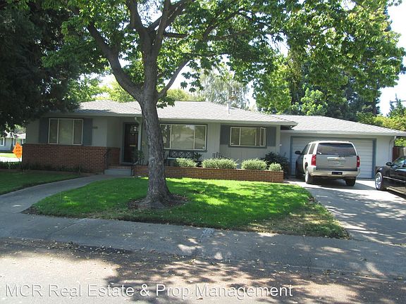 2nd image of 6535 N Belmont Pl