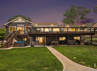 3233 Shawnee Ln, Waterford, MI 48329