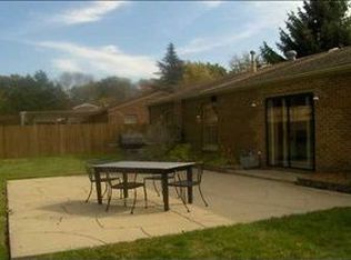 6915 Sunset Ter, Windsor Heights, IA 50324