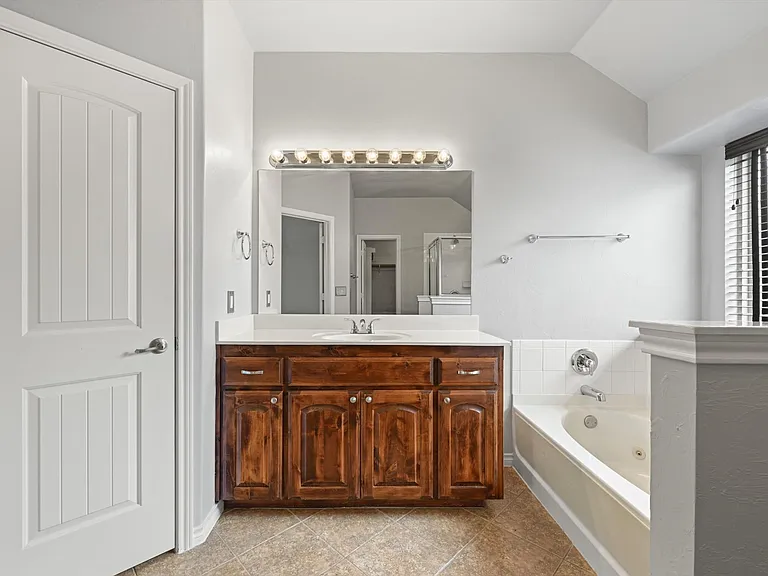 8725 Pikes Peak Rd — Photo 56