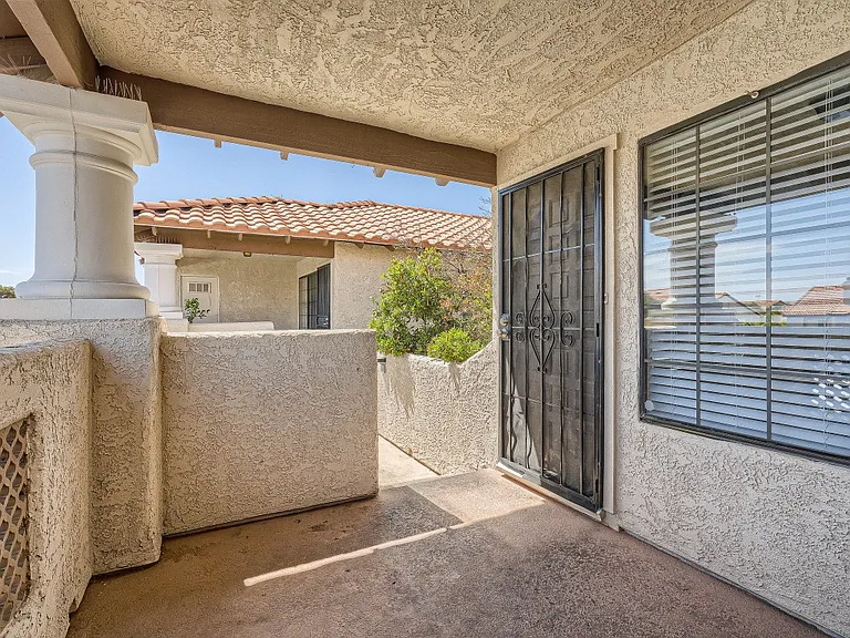 1411 Santa Margarita St #H — Photo 3