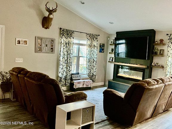 5th image of 117 UNDERWOOD Drive
