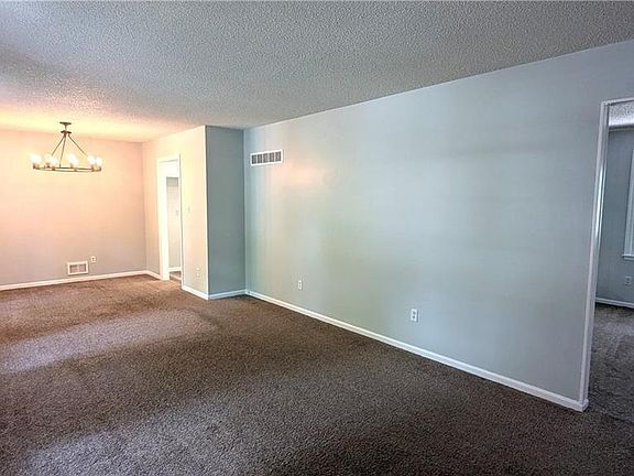 5th image of 8933 Hunter St