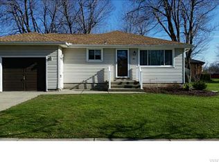 33 Surfside Pkwy, Cheektowaga, NY