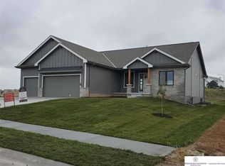 11757 S 107th St, Papillion, NE 68046