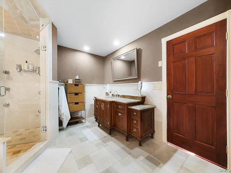 1403 Kings Hwy — Photo 28