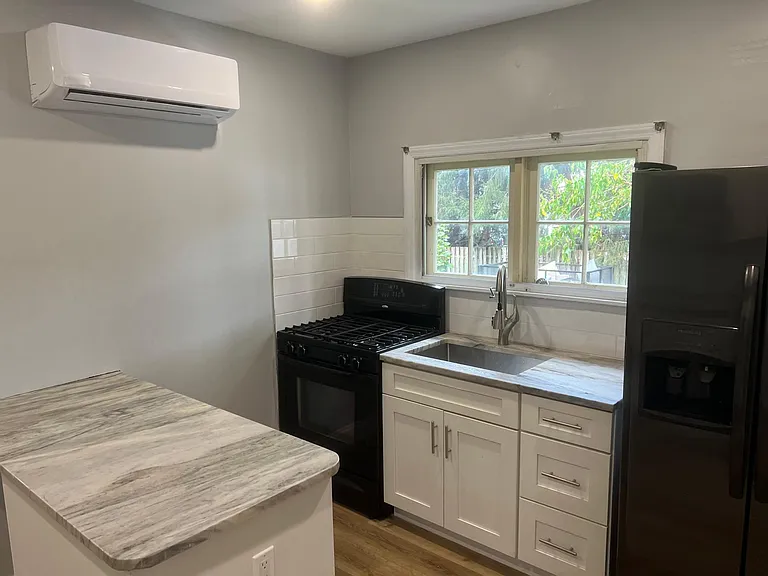 16 E Stewart Ave #1 — Photo 15