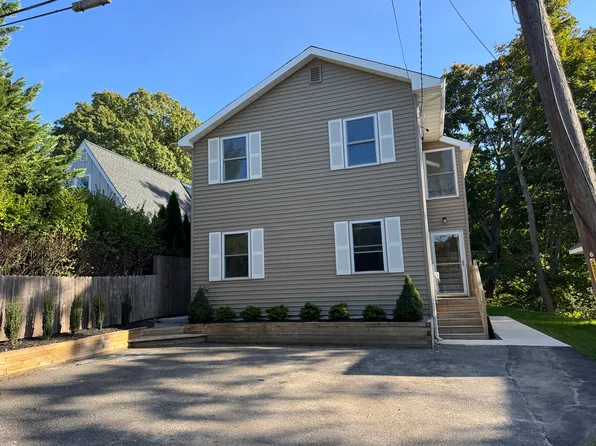 9 Hill St, Wading River, NY 11792