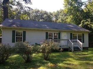 42 Richardson St, Hague, VA 22469