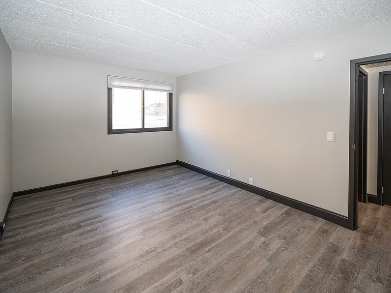 Northern Hills Apartments — Photo 12