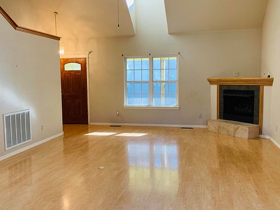 5th image of 31260 Wildwood Dr