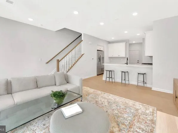 606 Parker Blvd, Princeton Junction, NJ 08550