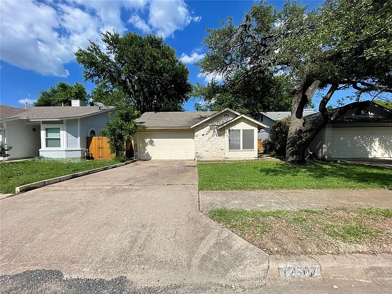 12607 Olympiad Dr — Photo 1