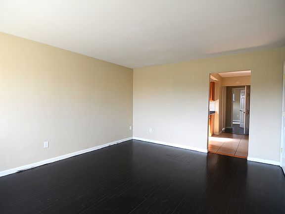 2nd image of 8553 Cottonwood Dr