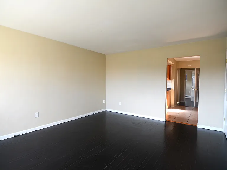 8553 Cottonwood Dr — Photo 2