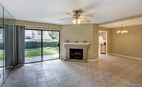 3rd image of 1127 W Whittlers Ln