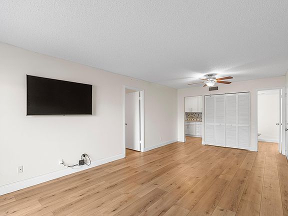 5th image of 123 Lake Carol Drive
