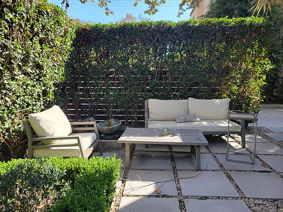 5th image of 807 N Las Palmas Ave #8