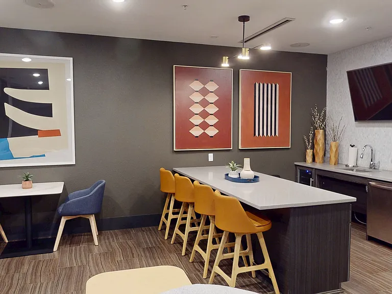 Studio LoHi Apartments — Photo 6