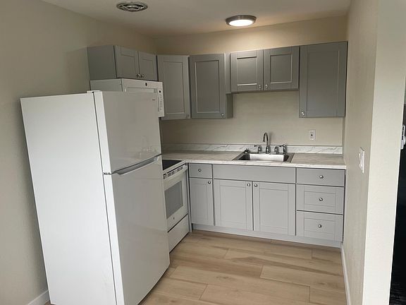 5th image of 12628 Northup Way APT 4