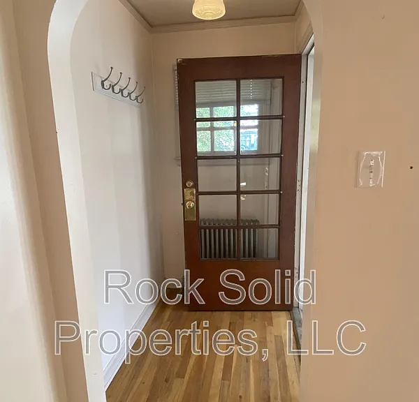607 E 22nd St — Photo 3