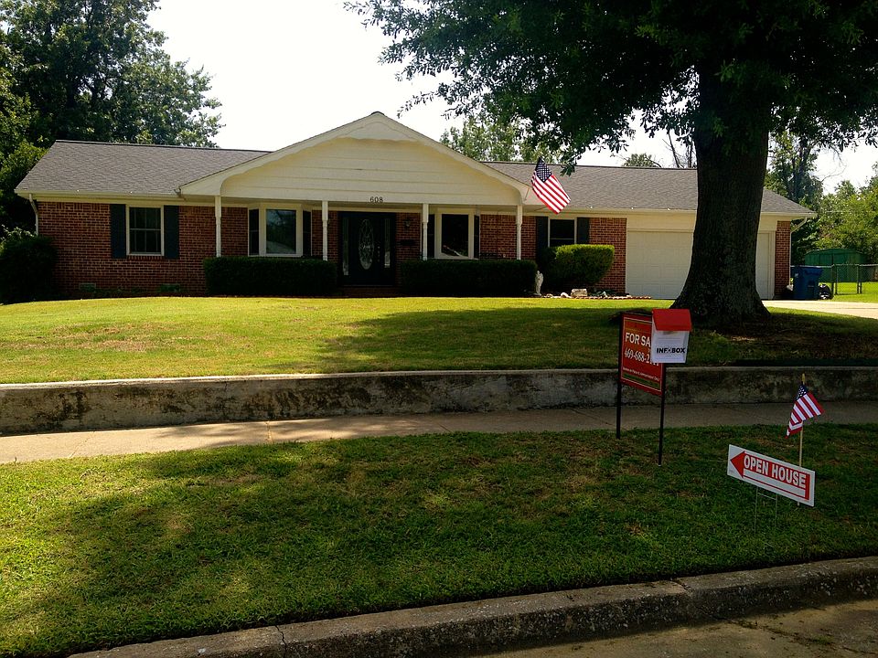 1st image of 608 McArthur Ln