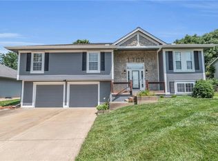 1705 Marble Dr, Kearney, MO 64060