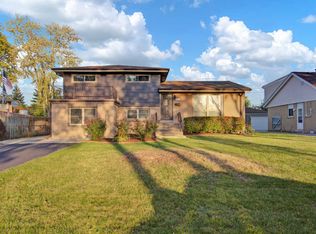 25 Stacy Ct, Glenview, IL 60025