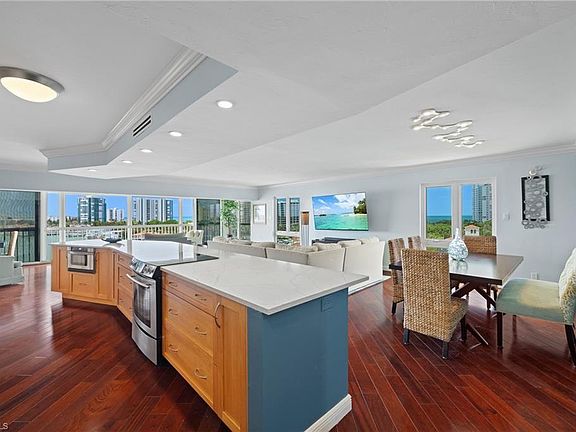 5th image of 250 Park Shore Dr APT 803