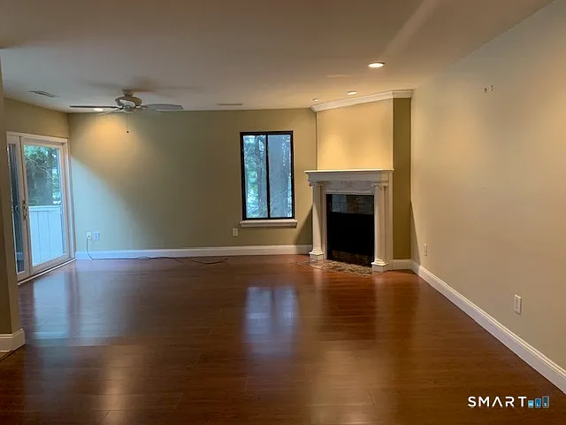 16 Greenbriar Dr #E — Photo 7