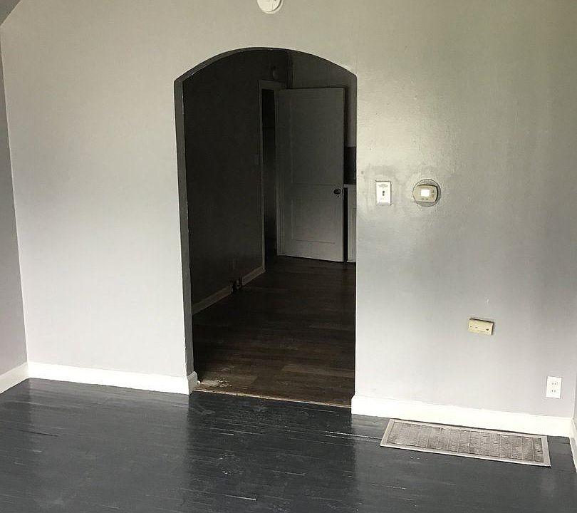 1st image of 51 Pembina St