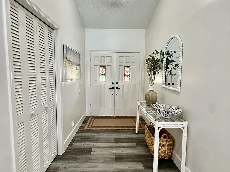325 Knotty Wood Ln — Photo 3