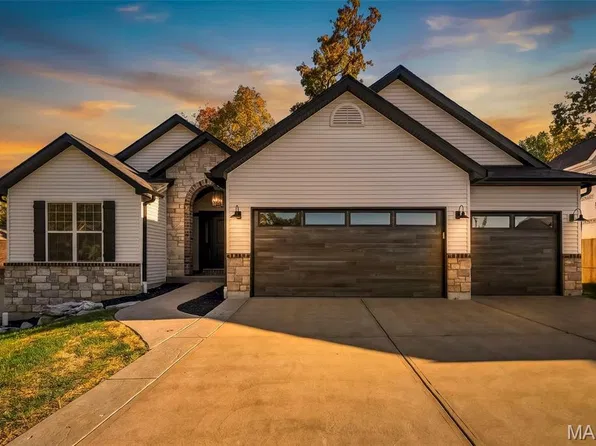 1128 Patsy Ln, O'Fallon, MO 63366