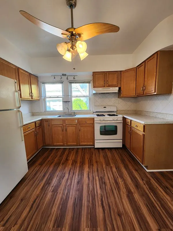 1 bed, 1.0 bath, 900 sqft, $1,450 — Photo 2