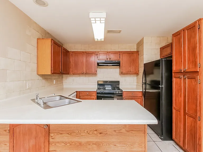 1811 S 39th St #3 — Photo 8