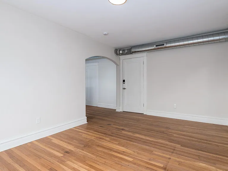 7389 Maple Ave — Photo 11