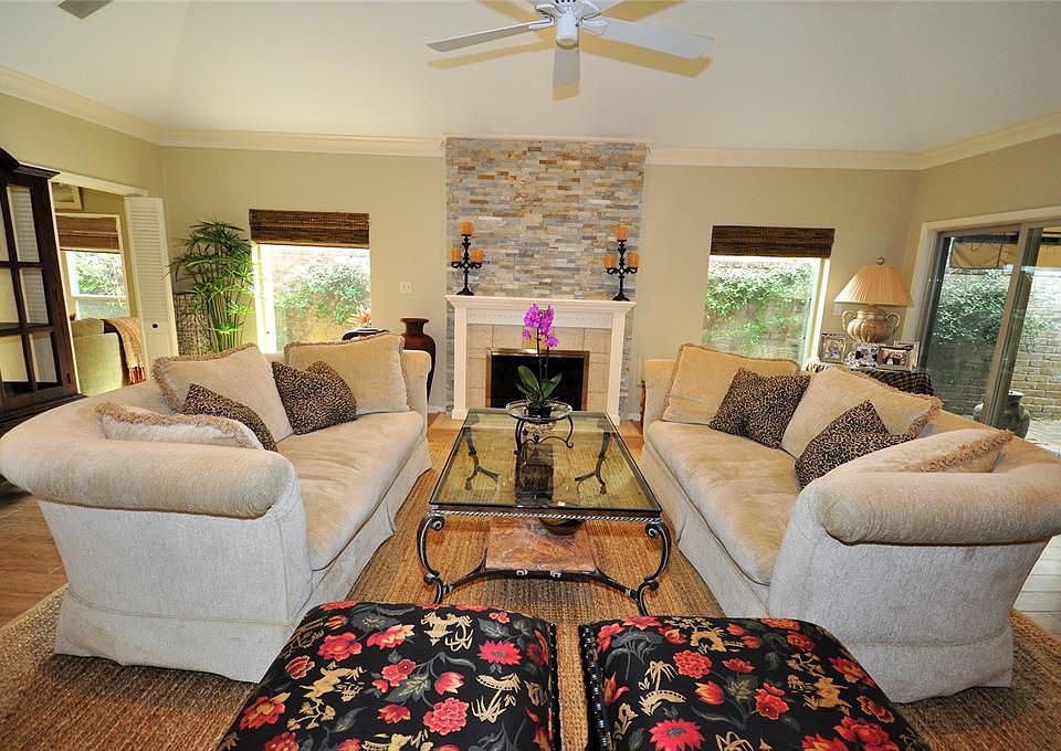 1st image of 318 E Fair Harbor Ln