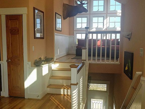 4th image of 6533 Broadwater Cir
