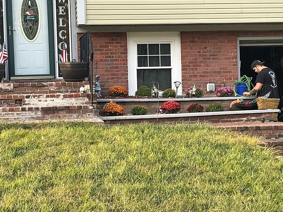 1st image of 63 Avery Dr
