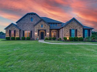 96 Willowbrook Dr, Waxahachie, TX 75165