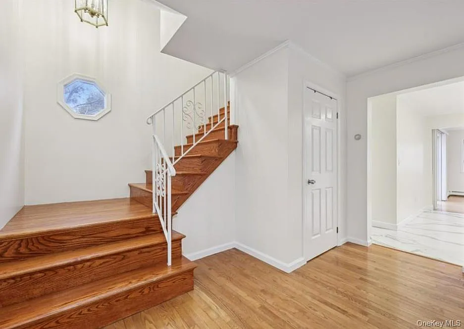 3 bed, 2.5 bath, 2092 sqft, $7,200 — Photo 3