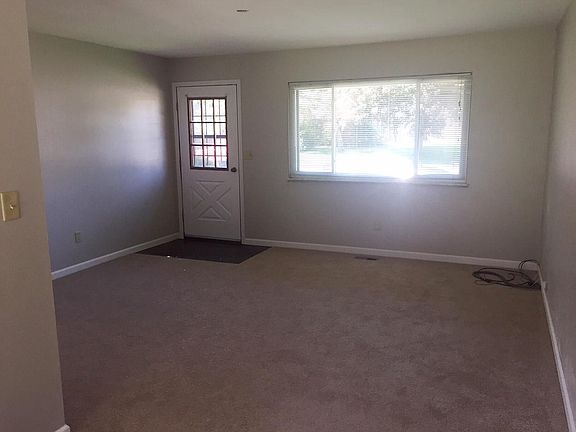 3rd image of 1291 Skylark Dr