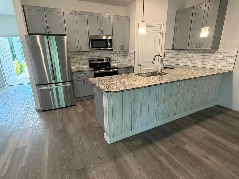 1095 Highlands Rd — Photo 9