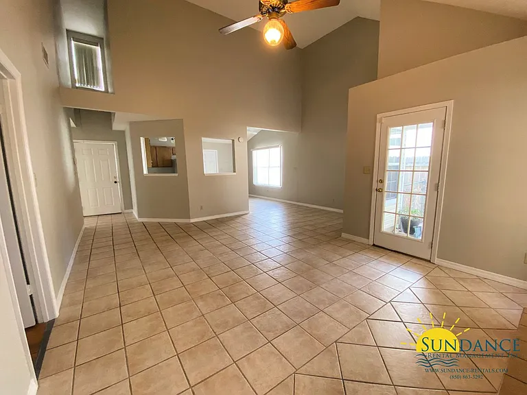 2903 Bentwood Ln — Photo 3