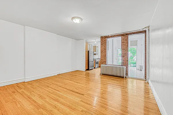 Rented by R New York | media 18