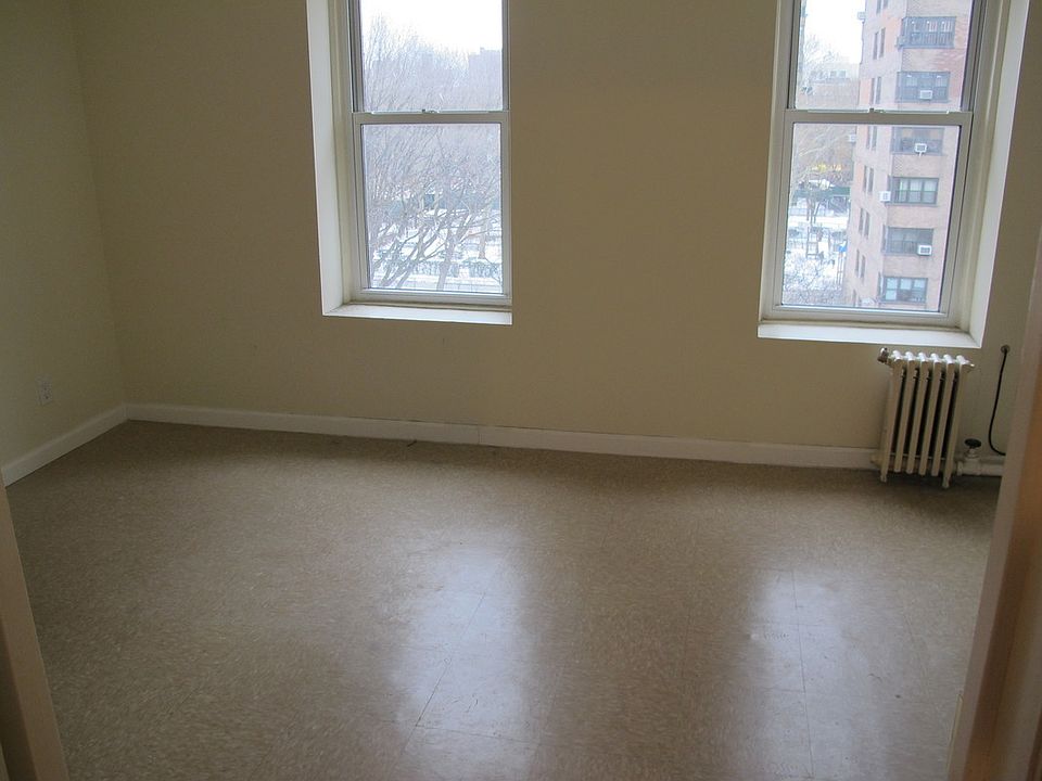 1st image of 318 E 106th St APT 13