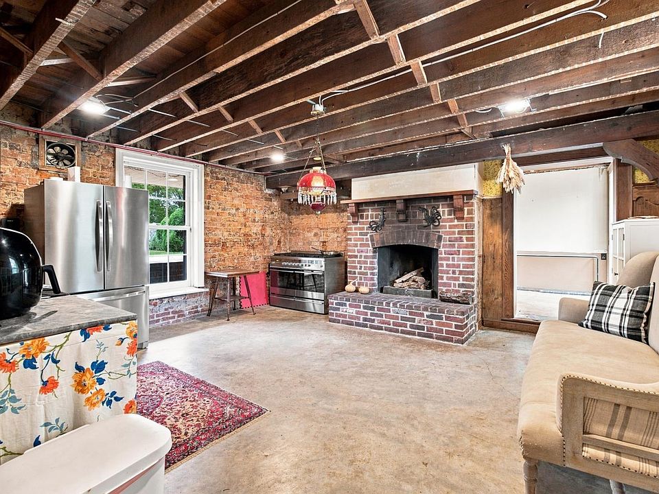 25th image of 841 Earley Farm Rd