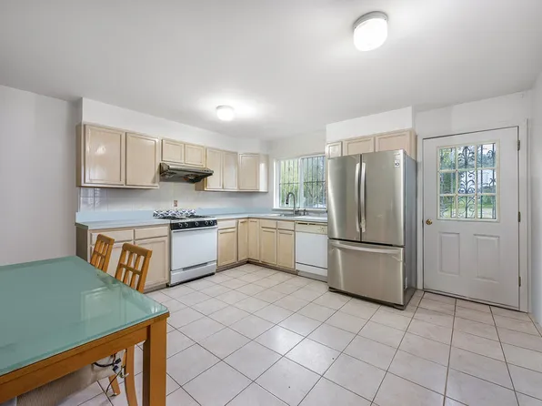 21 Leewood Loop image 3 of 19